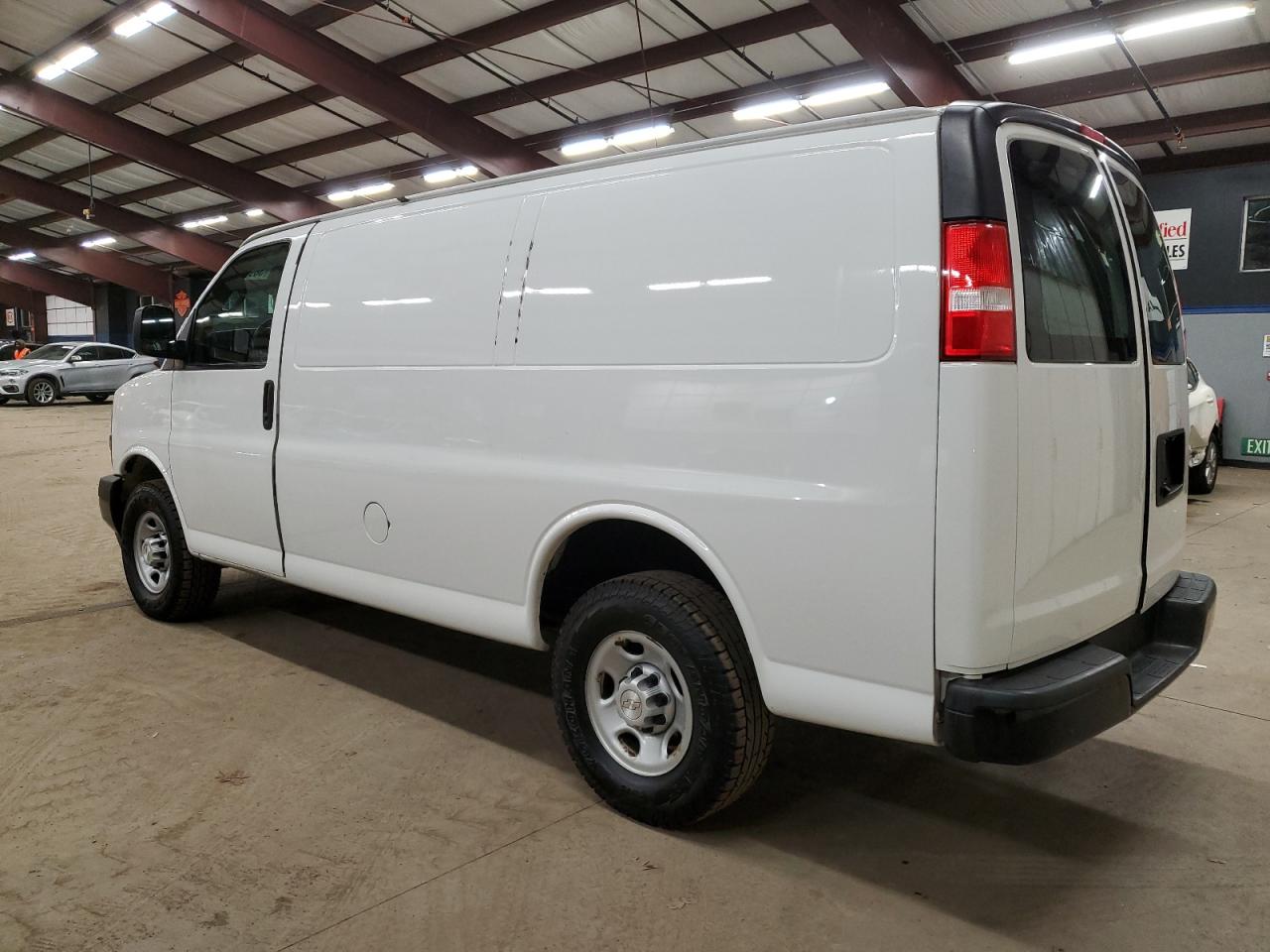 Изображение 2 2018 CHEVROLET EXPRESS G2500  2018 с VIN 1GCWGAFP0J1345198