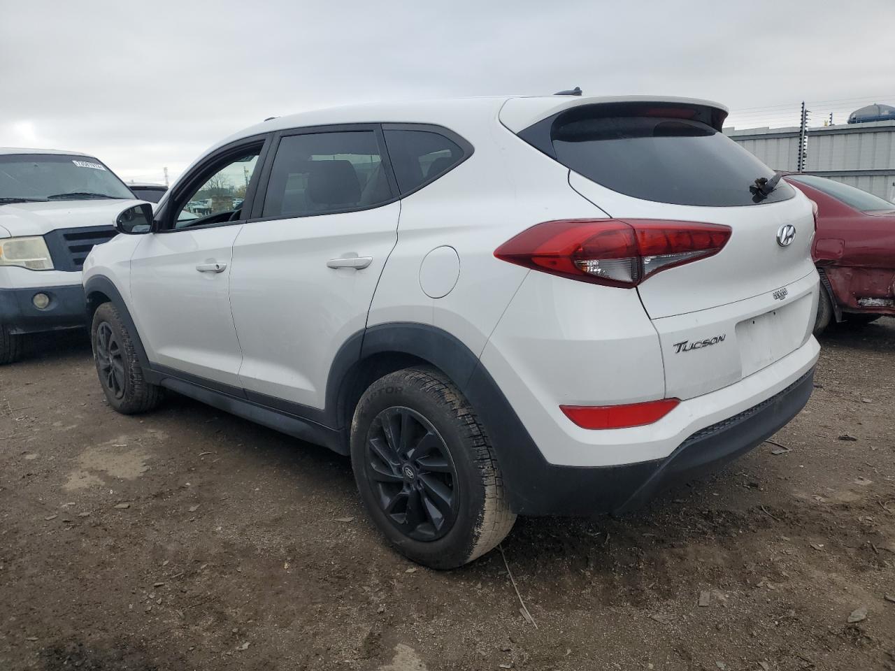 Image 2 of 2016 HYUNDAI TUCSON SE 2016 with VIN KM8J23A43GU148658
