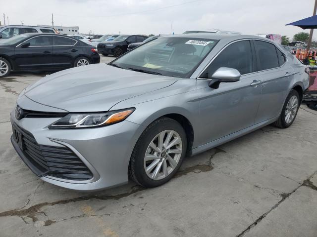 Obraz 1 z 2022 TOYOTA CAMRY LE 2022 z VIN 4T1C11AK5NU646159