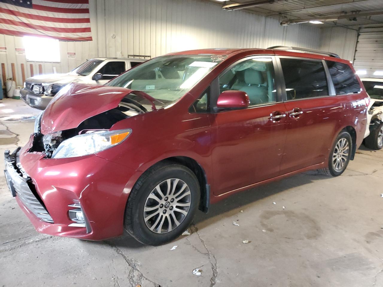 2019 TOYOTA SIENNA XLE 2019 image