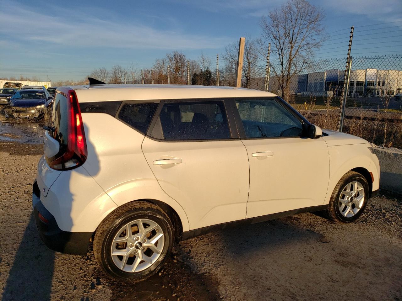 Image 3 of 2020 KIA SOUL LX 2020 with VIN KNDJ23AU2L7720171