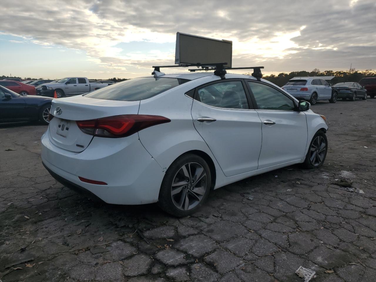 Image 3 of 2014 HYUNDAI ELANTRA SE 2014 with VIN 5NPDH4AE3EH482498