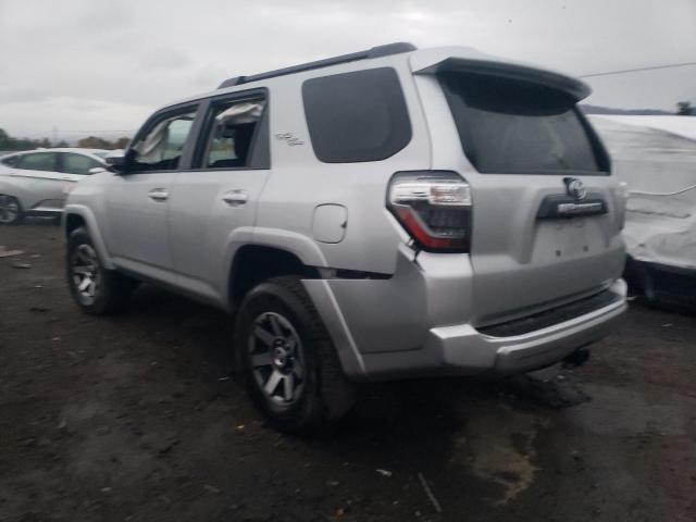 Obraz 2 z 2023 TOYOTA 4RUNNER SE 2023 z VIN JTEPU5JR6P6158875