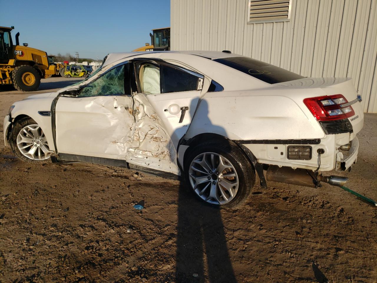 Image 2 of 2015 FORD TAURUS LIMITED 2015 with VIN 1FAHP2F82FG207325
