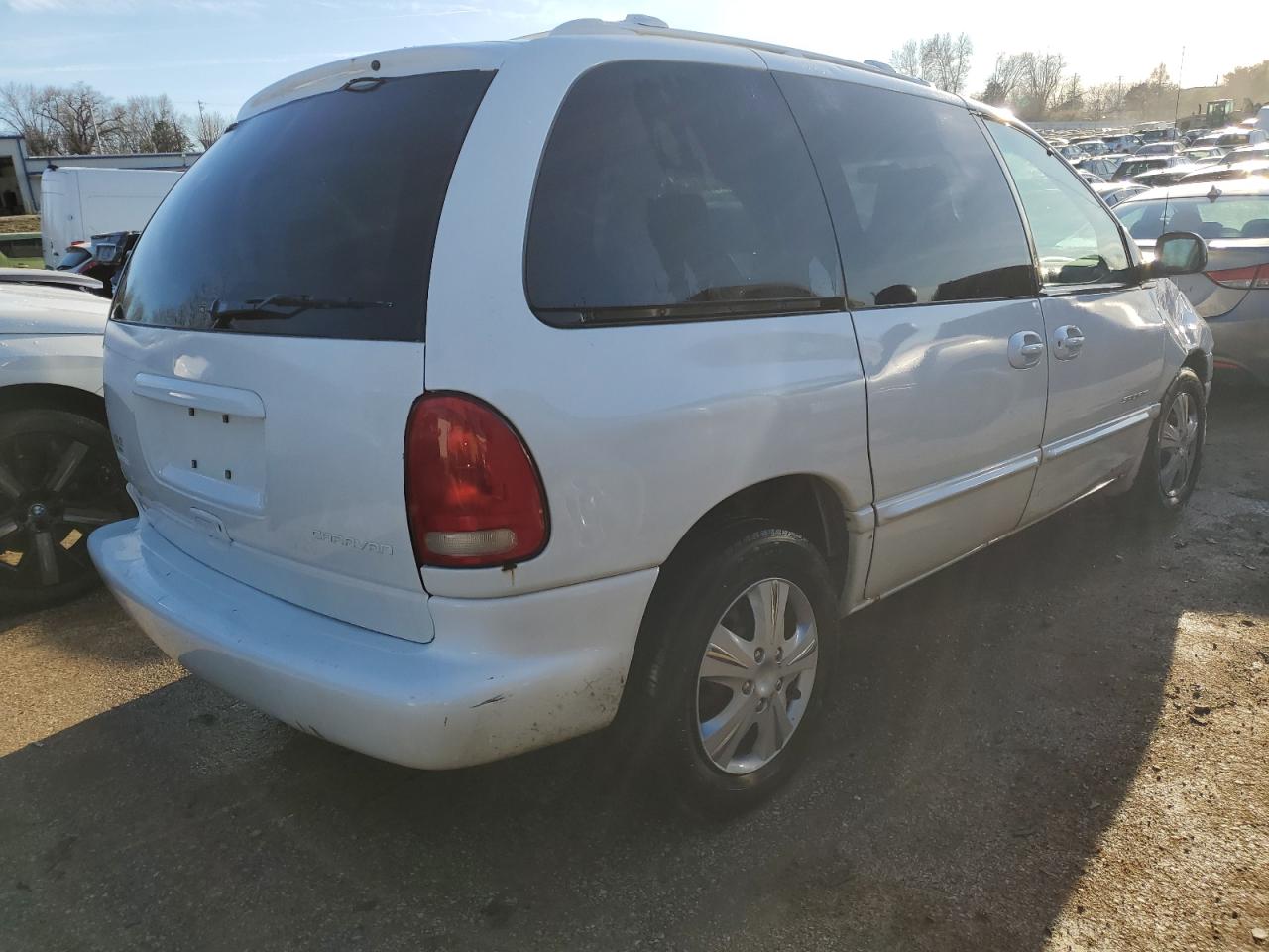 Image 3 of 1998 DODGE CARAVAN SE 1998 with VIN 1B4GP45G8WB533649