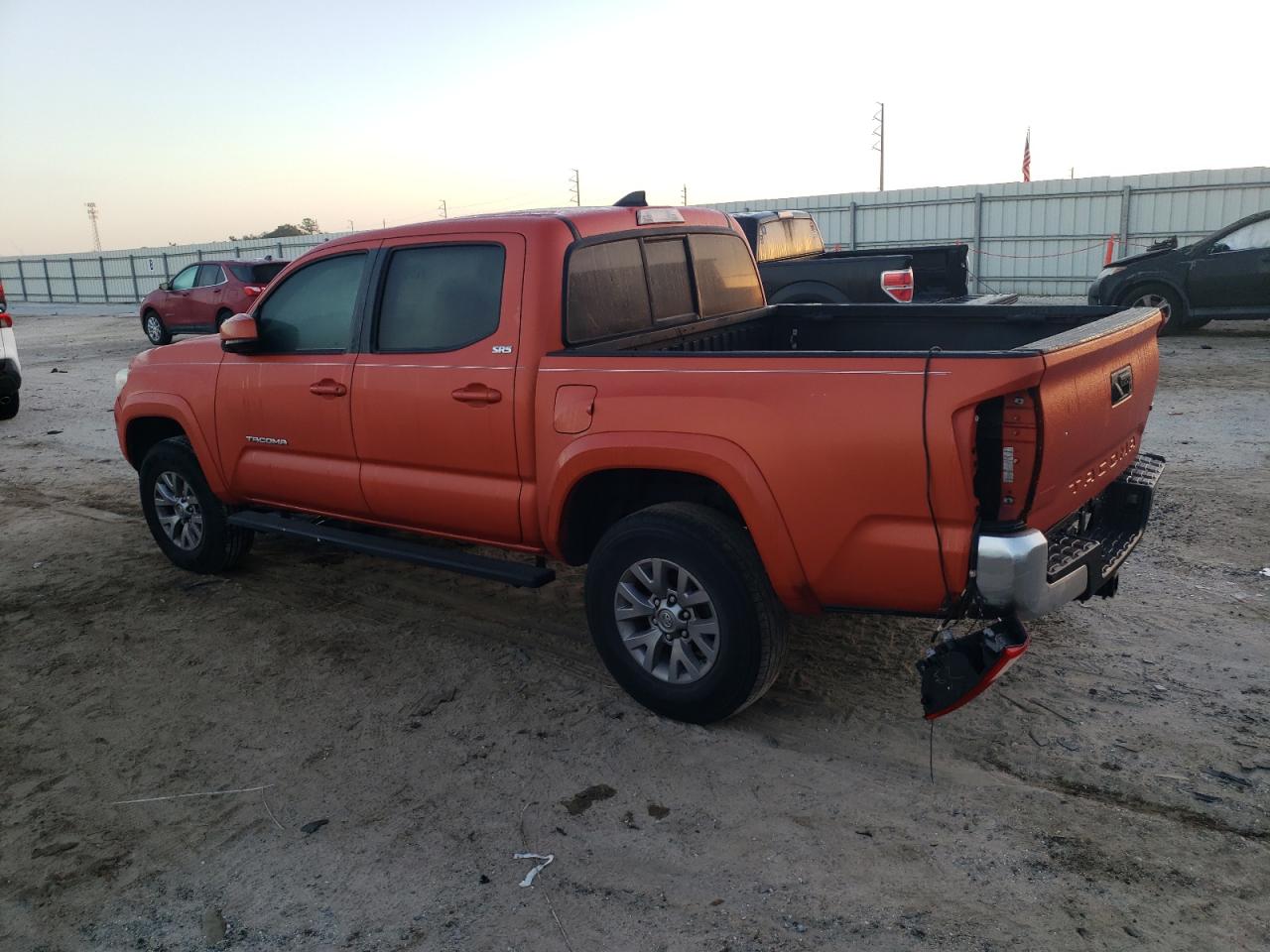 Image 2 of 2017 TOYOTA TACOMA DOUBLE CAB 2017 with VIN 5TFAZ5CN1HX033915
