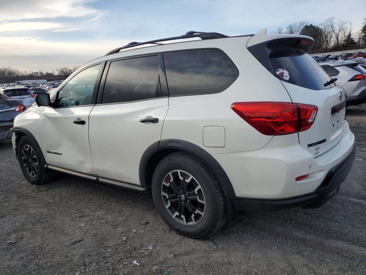 Image 2 of 2019 NISSAN PATHFINDER S 2019 with VIN 5N1DR2MM0KC654851