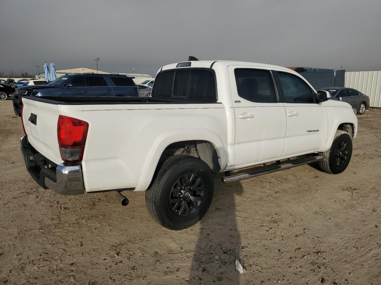 Изображение 3 2020 TOYOTA TACOMA DOUBLE CAB 2020 с VIN 5TFAX5GN0LX175584