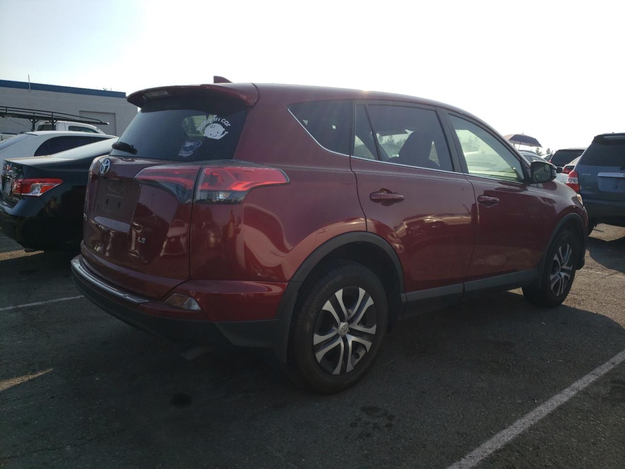 Image 3 of 2018 TOYOTA RAV4 LE 2018 with VIN JTMZFREV2JD120214