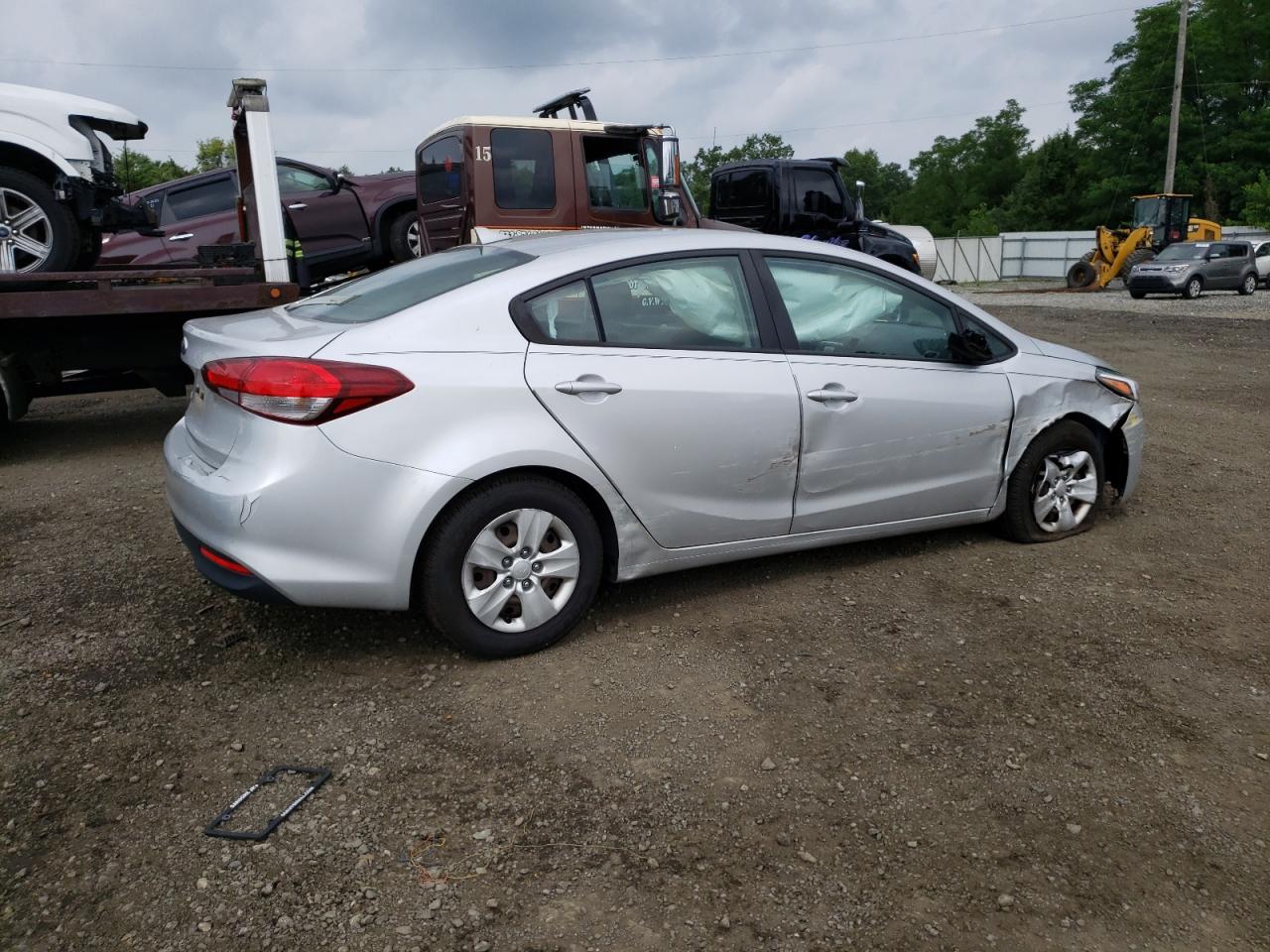 Изображение 3 2017 KIA FORTE LX 2017 с VIN 3KPFL4A75HE104796