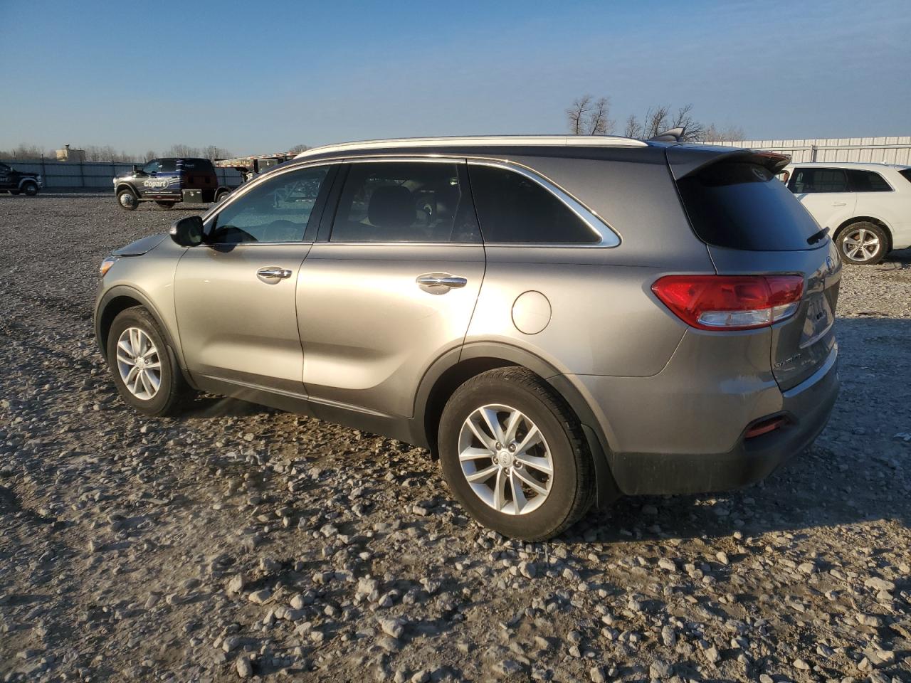 Obraz 2 z 2016 KIA SORENTO LX 2016 z VIN 5XYPG4A35GG058264