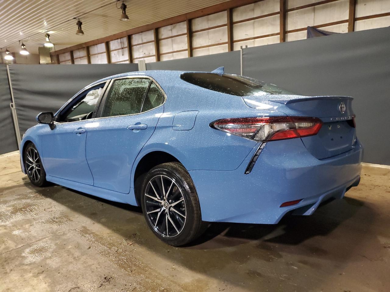 Изображение 2 2024 TOYOTA CAMRY SE NIGHT SHADE 2024 с VIN 4T1G11AK1RU203935