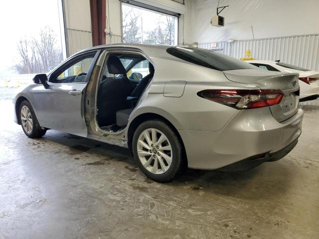 Obraz 2 z 2022 TOYOTA CAMRY LE 2022 z VIN 4T1C11AK8NU690785