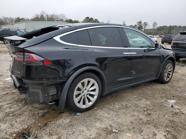 Obraz 3 z 2021 TESLA MODEL X  2021 z VIN 5YJXCAE29MF324657