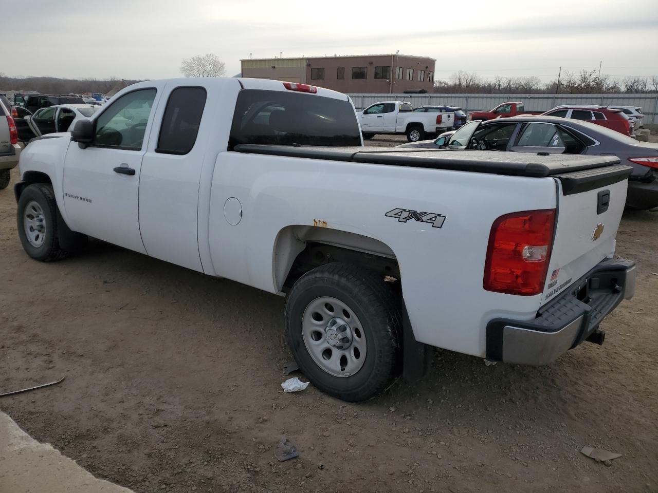 Image 2 of 2008 CHEVROLET SILVERADO K1500 2008 with VIN 1GCEK19058Z225238