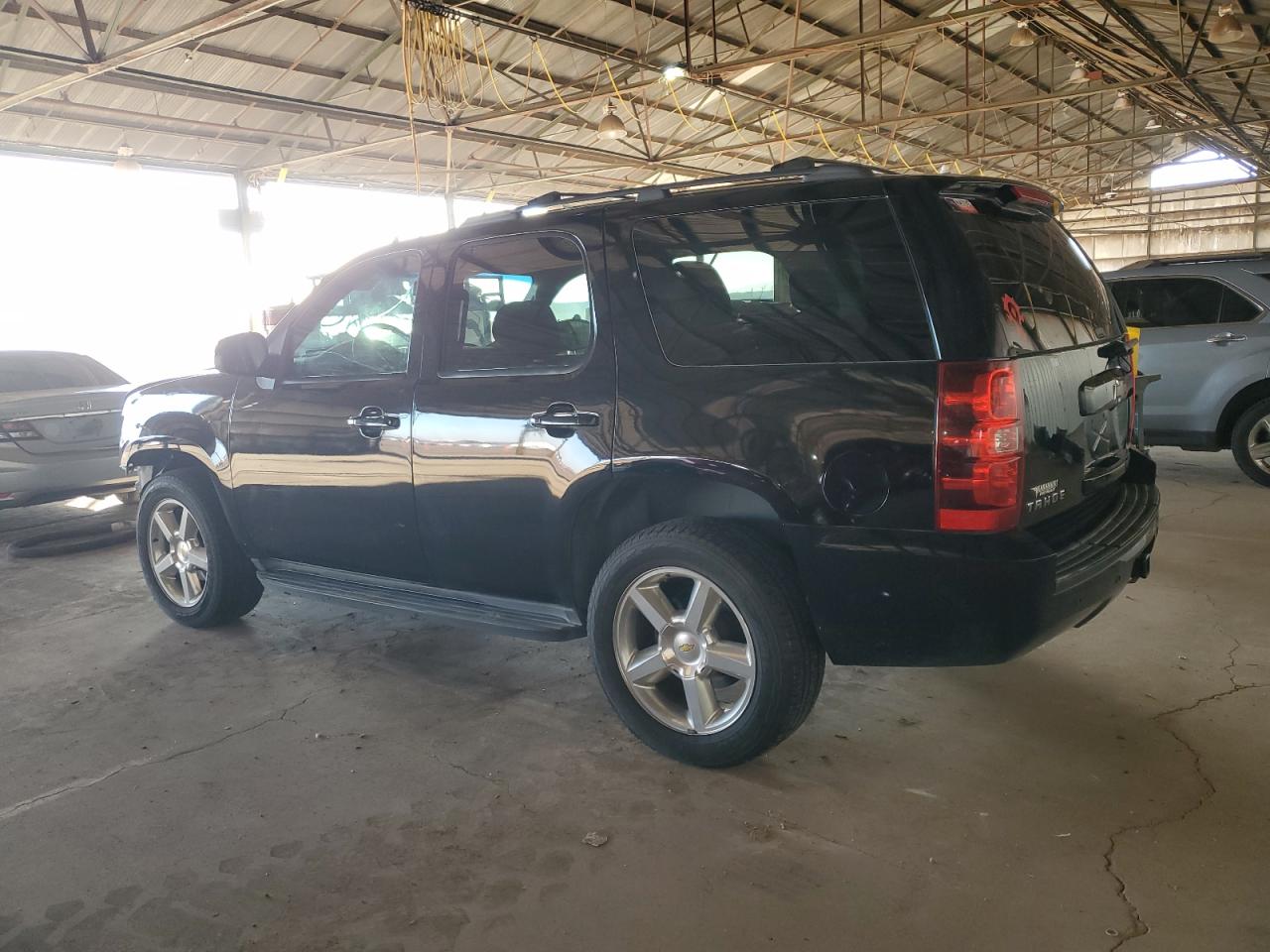 Image 2 of 2013 CHEVROLET TAHOE C1500  LS 2013 with VIN 1GNSCAE07DR169925