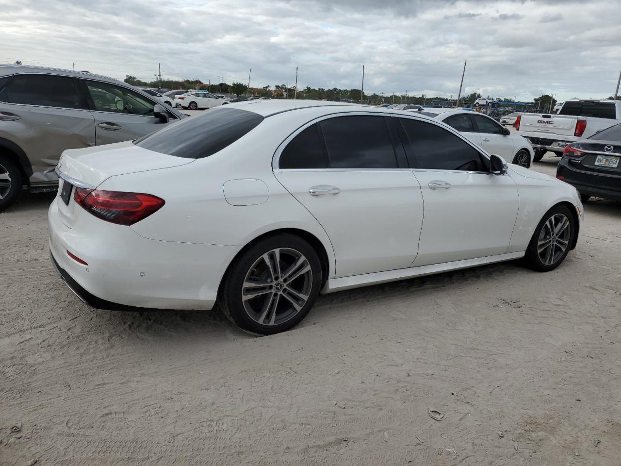 Изображение 3 2021 MERCEDES-BENZ E 350 2021 с VIN W1KZF8DB5MA881722