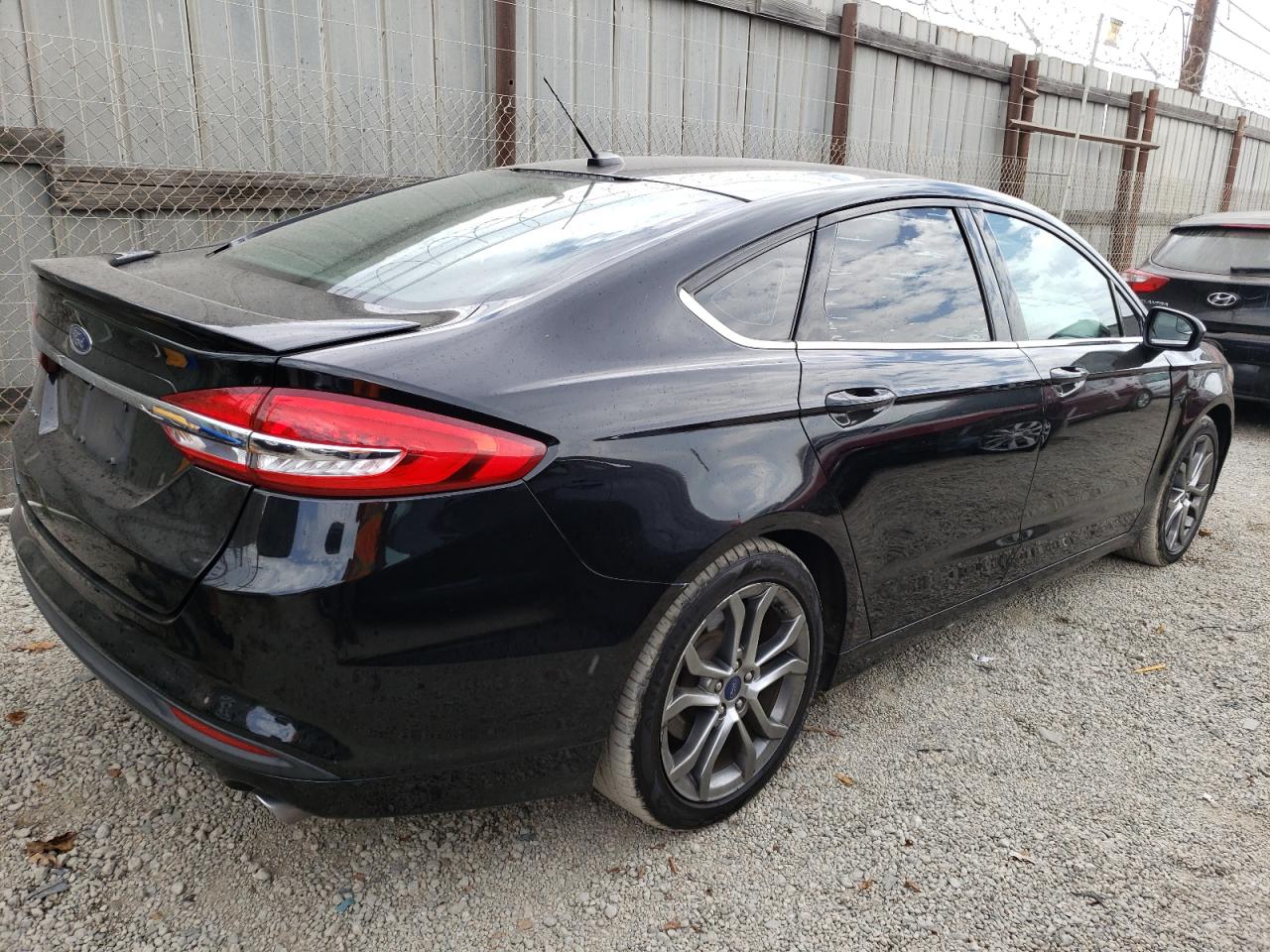 Obraz 3 z 2017 FORD FUSION S 2017 z VIN 3FA6P0G79HR354383