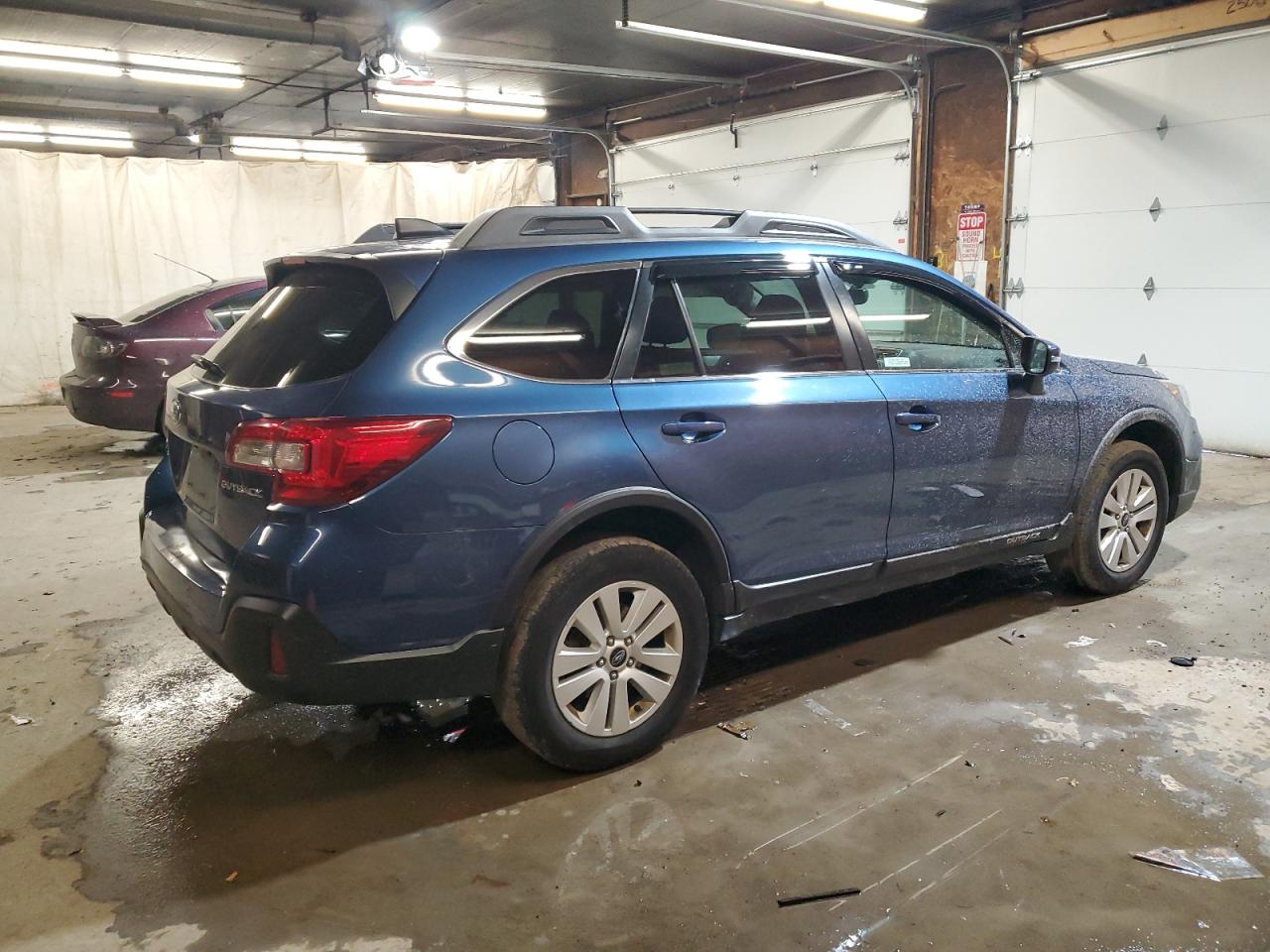 Image 3 of 2019 SUBARU OUTBACK 2.5I PREMIUM 2019 with VIN 4S4BSAHC4K3325285