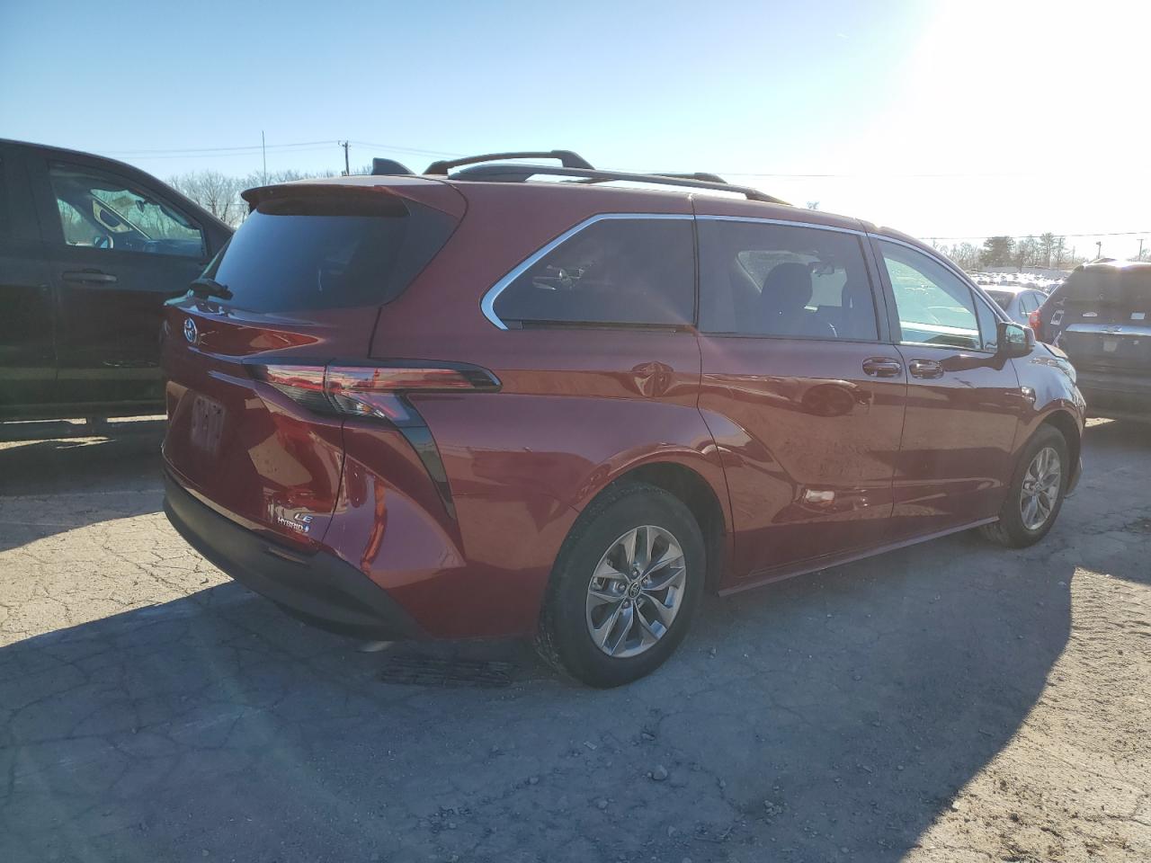 Obraz 3 z 2022 TOYOTA SIENNA LE 2022 z VIN 5TDKRKEC6NS122153