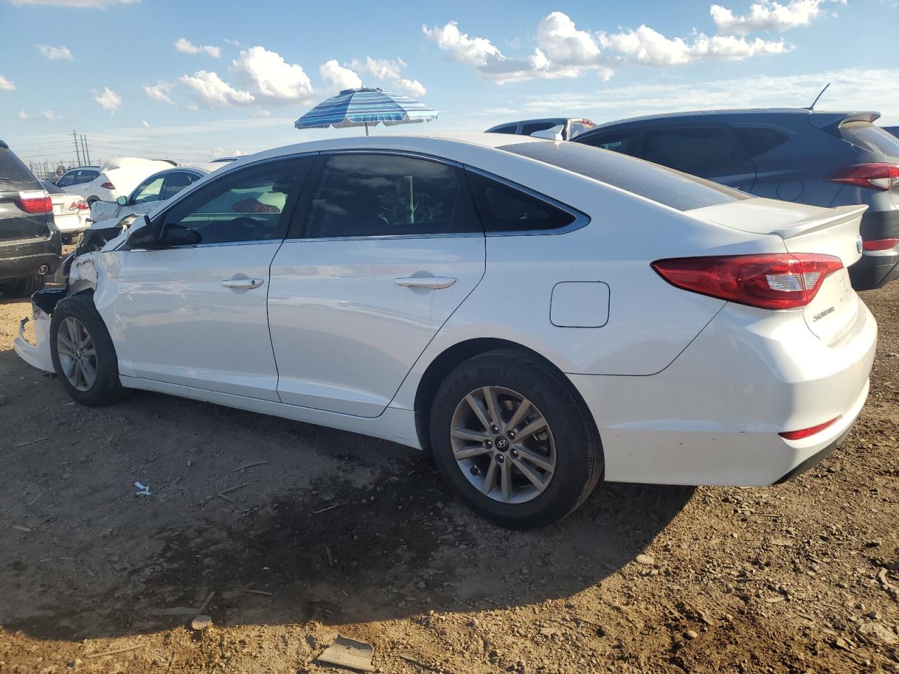 Obraz 2 z 2015 HYUNDAI SONATA SE 2015 z VIN 5NPE24AF3FH003657