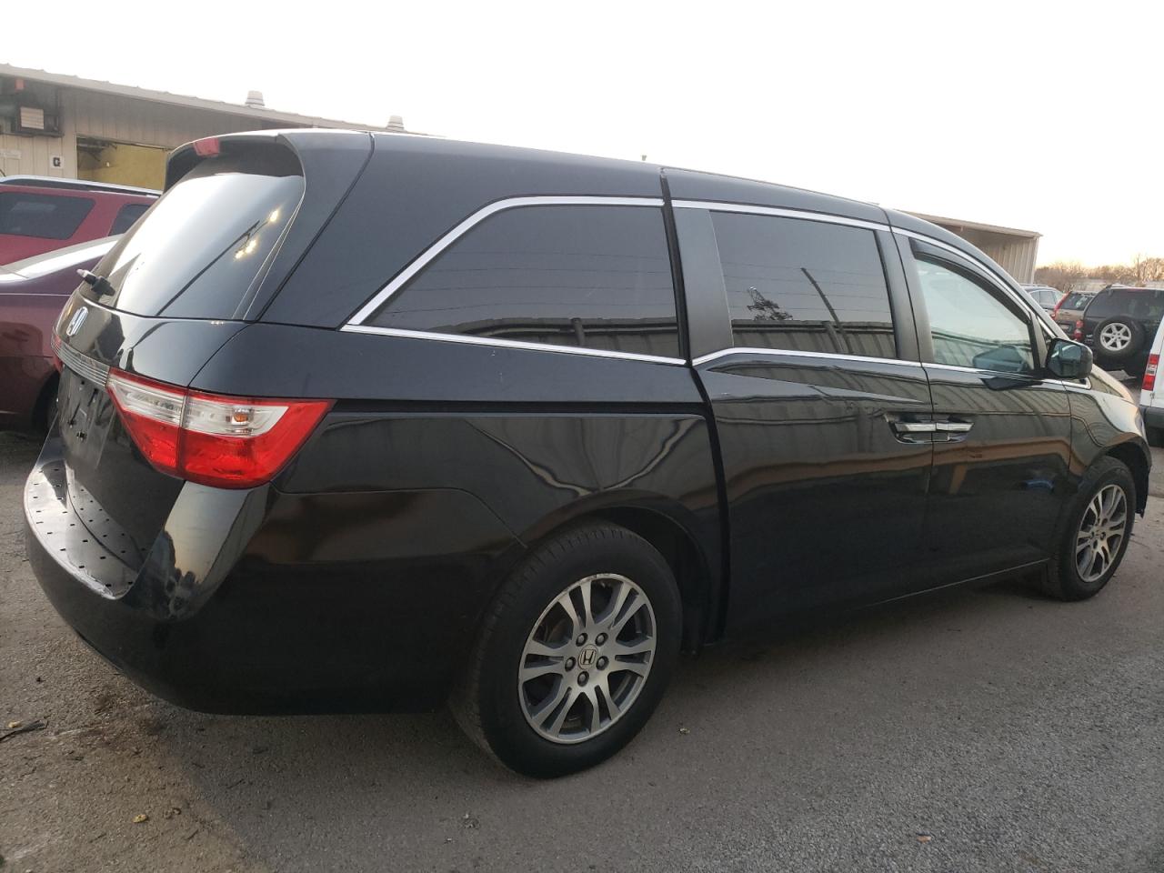 Obraz 3 z Honda Odyssey Exl 2011 z VIN 5FNRL5H69BB056480