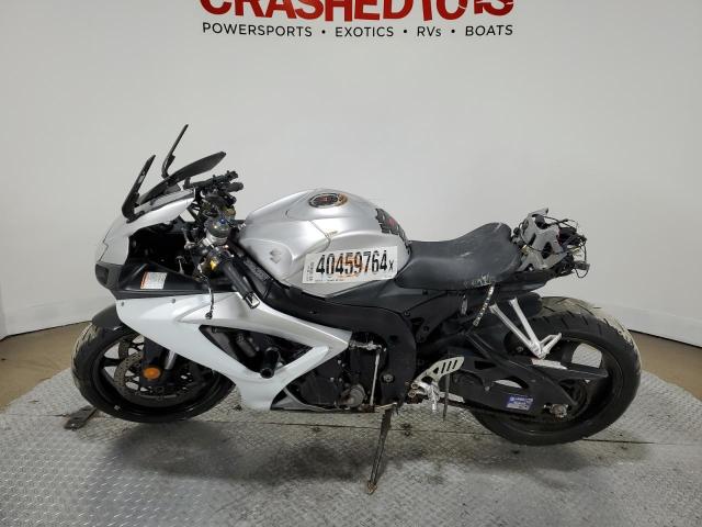 Obraz 3 z 2006 SUZUKI GSX-R600 K6 2006 z VIN JS1GN7DA262104640
