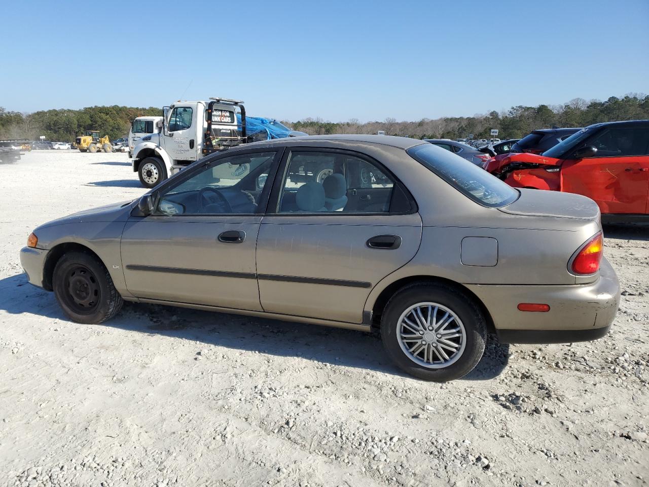 Image 2 of 1998 MAZDA PROTEGE DX 1998 with VIN JM1BC1417W0216820
