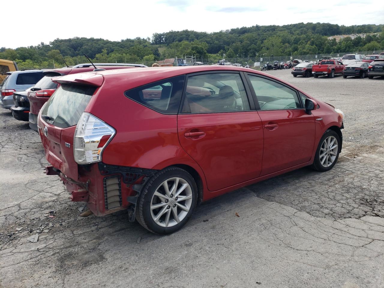 Image 3 of 2012 TOYOTA PRIUS V  2012 with VIN JTDZN3EU6C3028989