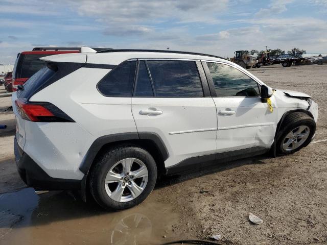 Изображение 3 2020 TOYOTA RAV4 XLE 2020 с VIN JTMW1RFV8LD045845