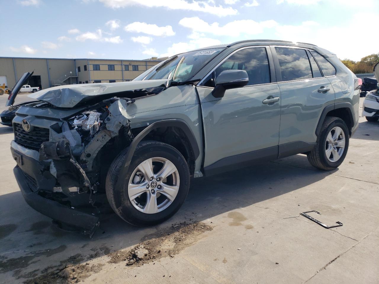 Изображение 1 2021 TOYOTA RAV4 XLE 2021 с VIN 2T3W1RFV9MW162788