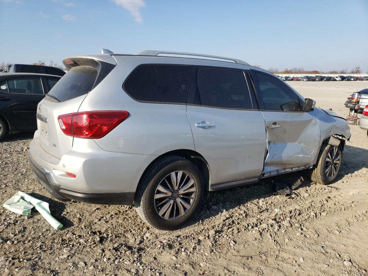 Изображение 3 2019 NISSAN PATHFINDER S 2019 с VIN 5N1DR2MNXKC605777