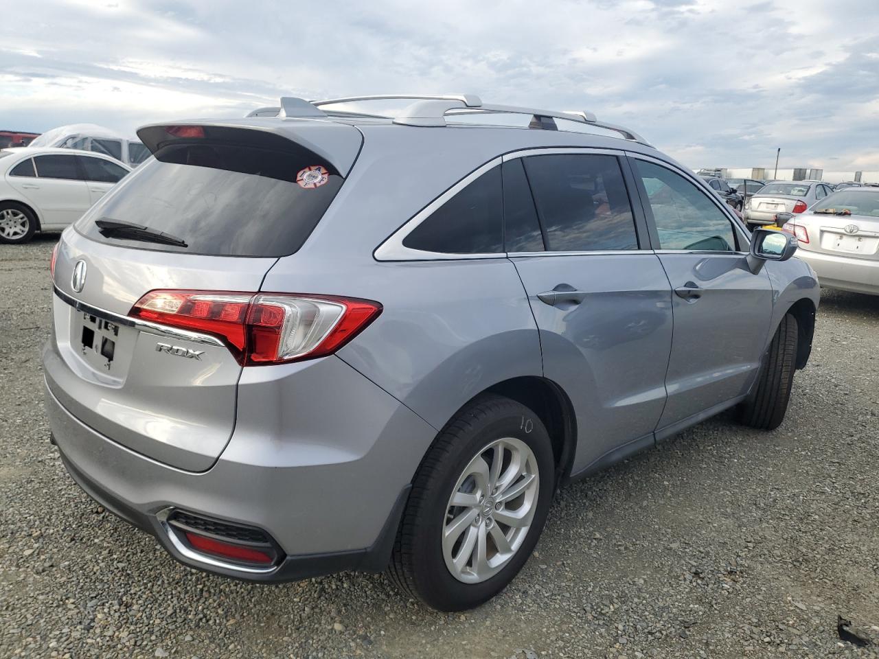 Obraz 3 z 2016 ACURA RDX TECHNOLOGY 2016 z VIN 5J8TB3H54GL004930