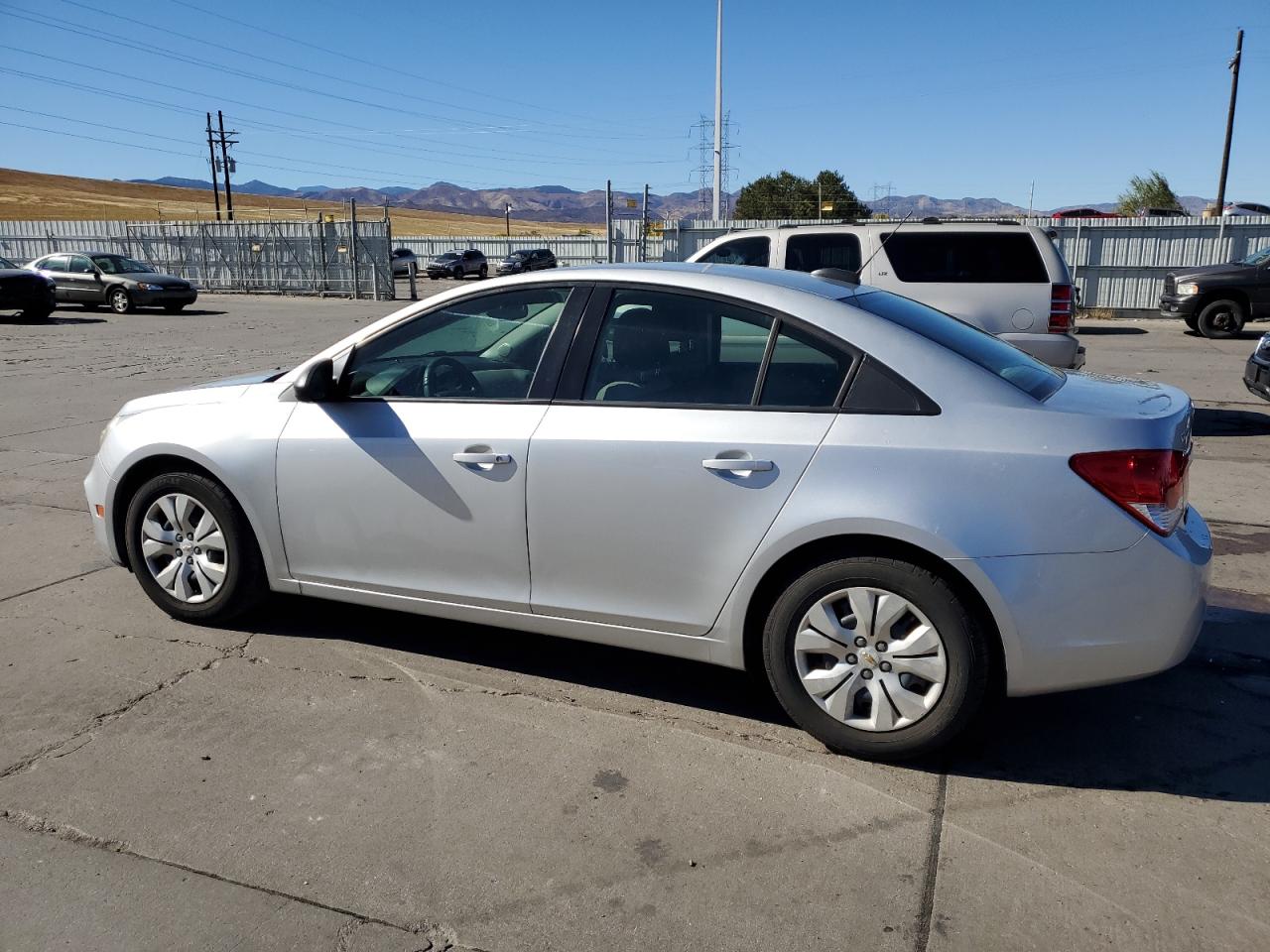 Изображение 2 2016 CHEVROLET CRUZE LIMITED LS 2016 с VIN 1G1PC5SH2G7195471