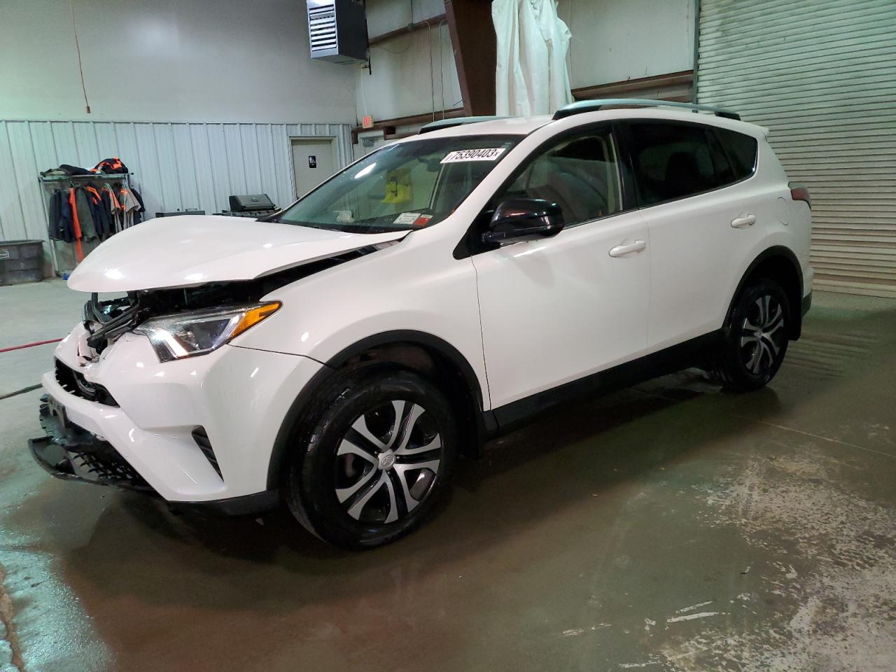 Image 1 of 2016 TOYOTA RAV4 LE 2016 with VIN JTMBFREVXGD181319
