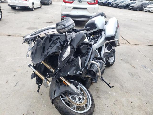Image 2 of 2022 BMW R 1250 RT 2022 with VIN WB10L030XN6F69476