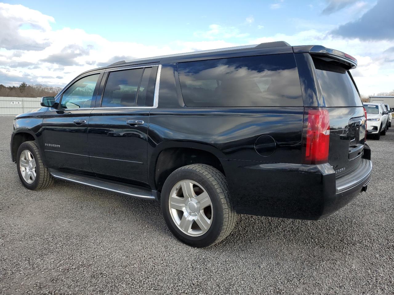 Image 2 of 2017 CHEVROLET SUBURBAN K1500 PREMIER 2017 with VIN 1GNSKJKC1HR198540