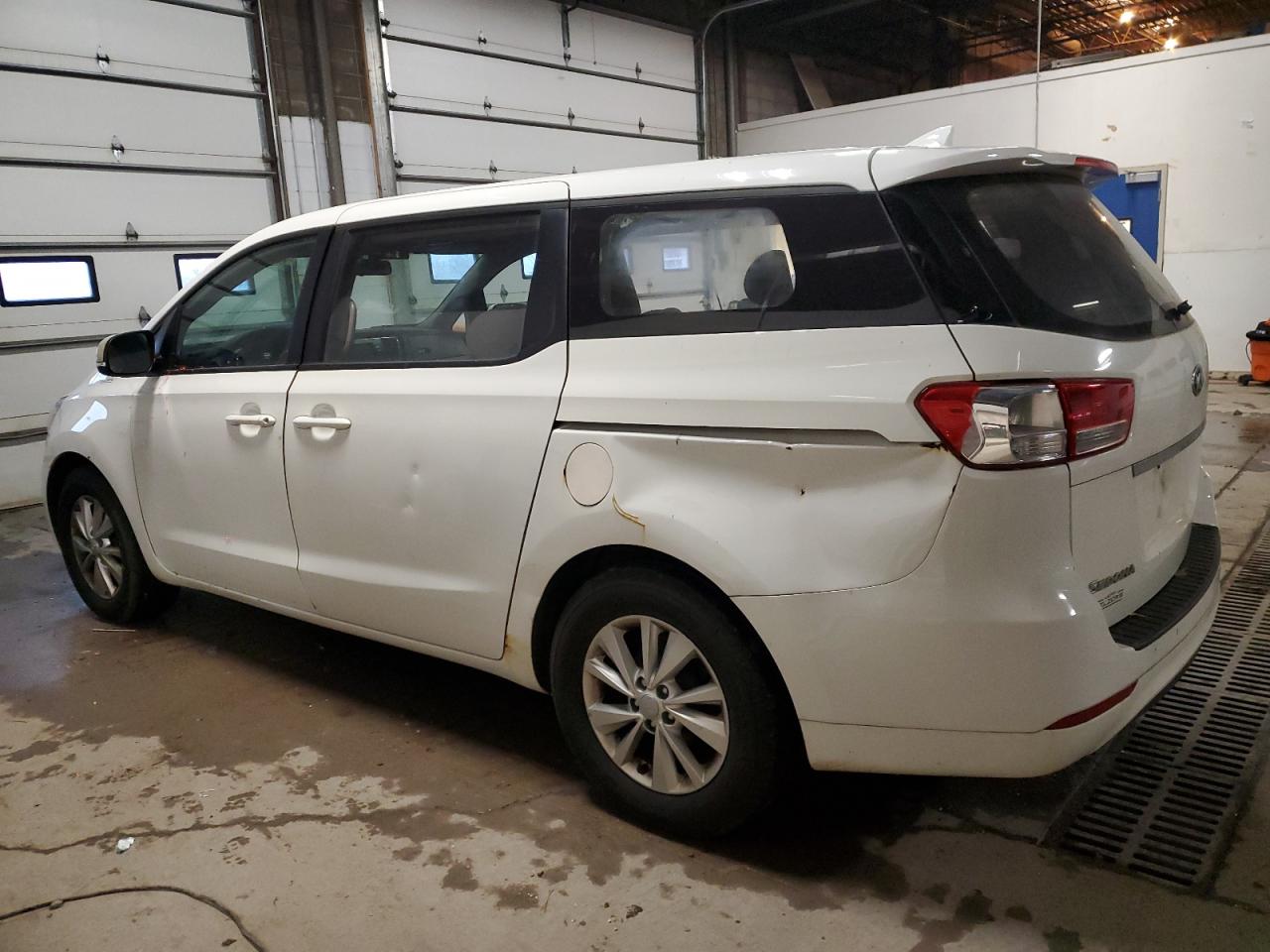 Изображение 2 2017 KIA SEDONA L 2017 с VIN KNDMA5C16H6257706