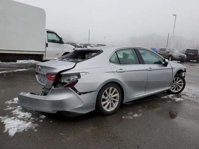 Obraz 3 z 2022 TOYOTA CAMRY LE 2022 z VIN 4T1C11AK4NU664376