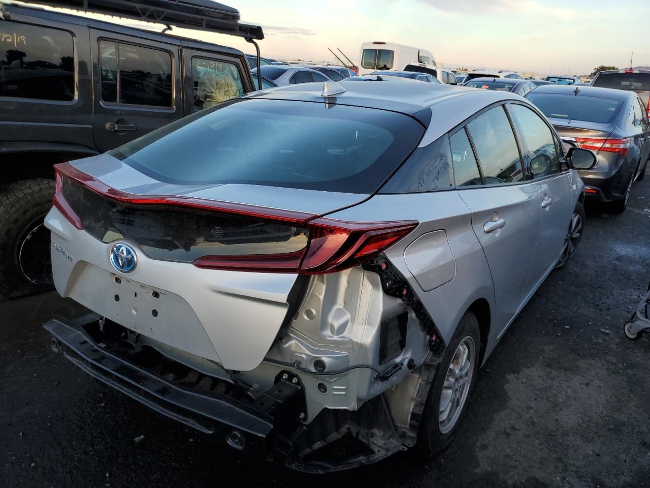 Image 3 of 2017 TOYOTA PRIUS PRIME  2017 with VIN JTDKARFP6H3057683
