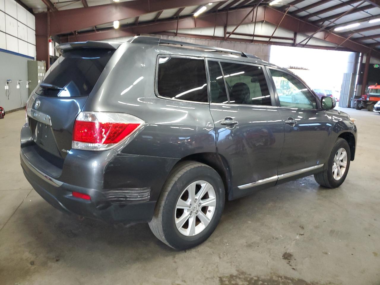 Obraz 3 z 2011 TOYOTA HIGHLANDER BASE 2011 z VIN 5TDBK3EH8BS052625