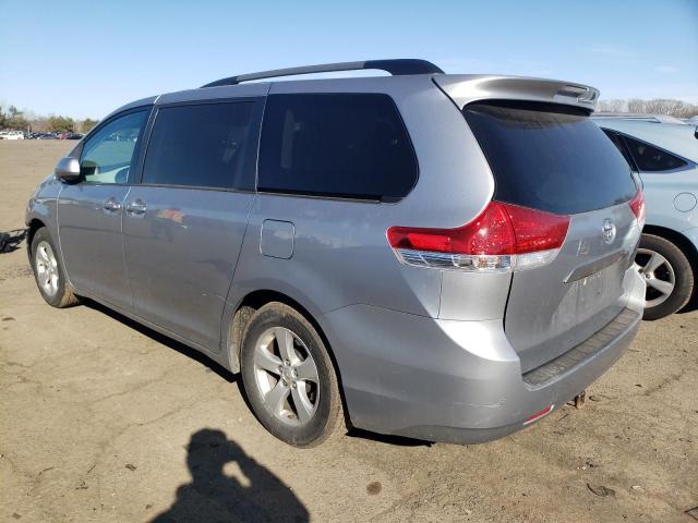 Obraz 2 z 2013 TOYOTA SIENNA LE 2013 z VIN 5TDKK3DC3DS371116