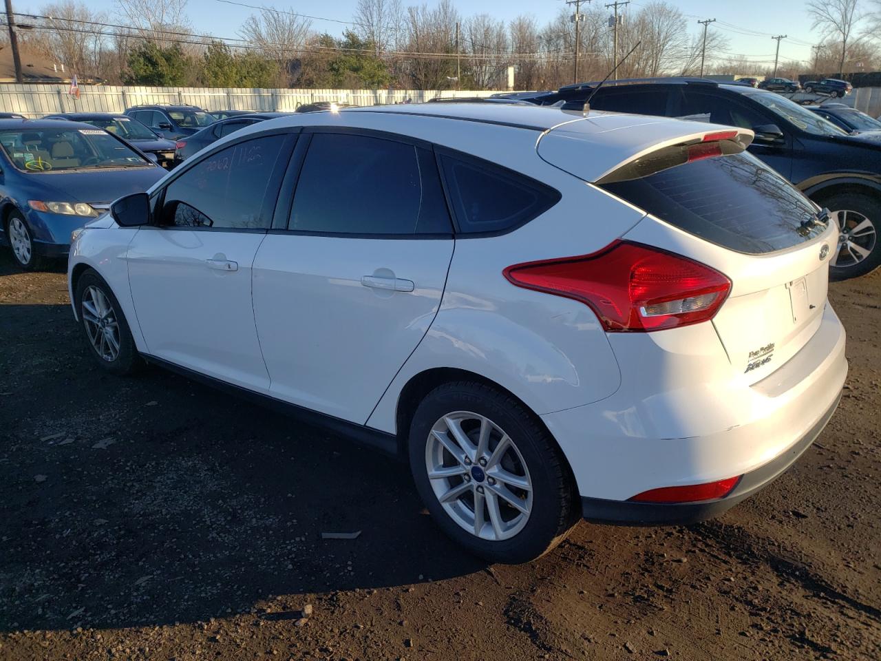 Изображение 2 2015 FORD FOCUS SE 2015 с VIN 1FADP3K29FL283735