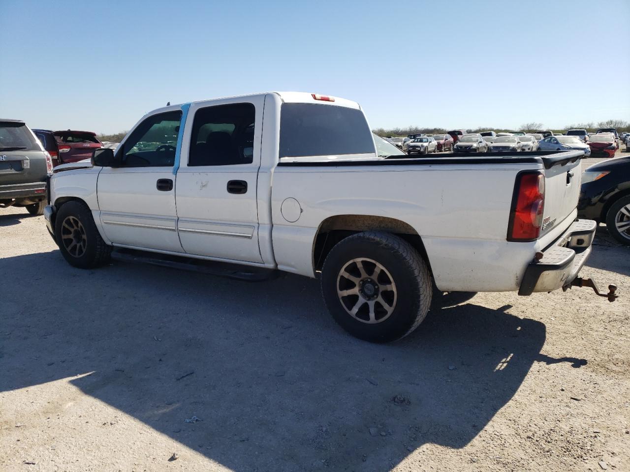 Image 2 of 2006 CHEVROLET SILVERADO C1500 2006 with VIN 2GCEC13T761142609
