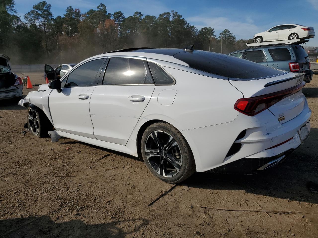 Изображение 2 2023 KIA K5 GT LINE 2023 с VIN 5XXG64J2XPG192184