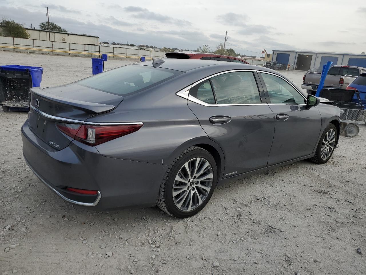 Image 3 of 2020 LEXUS ES 300H 2020 with VIN 58AD21B1XLU010981