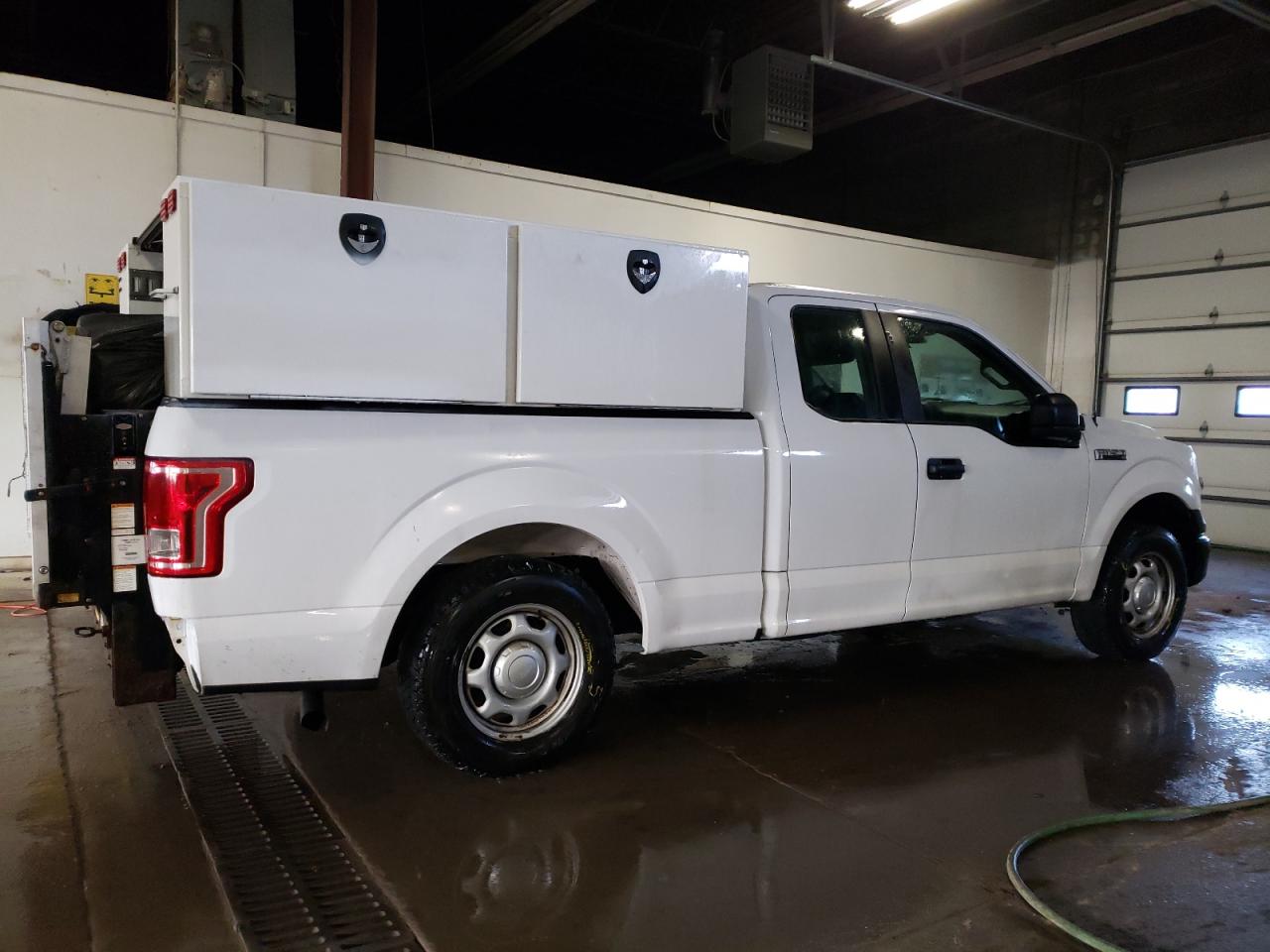 Obraz 3 z 2017 FORD F150 SUPER CAB 2017 z VIN 1FTEX1CF8HKD50001