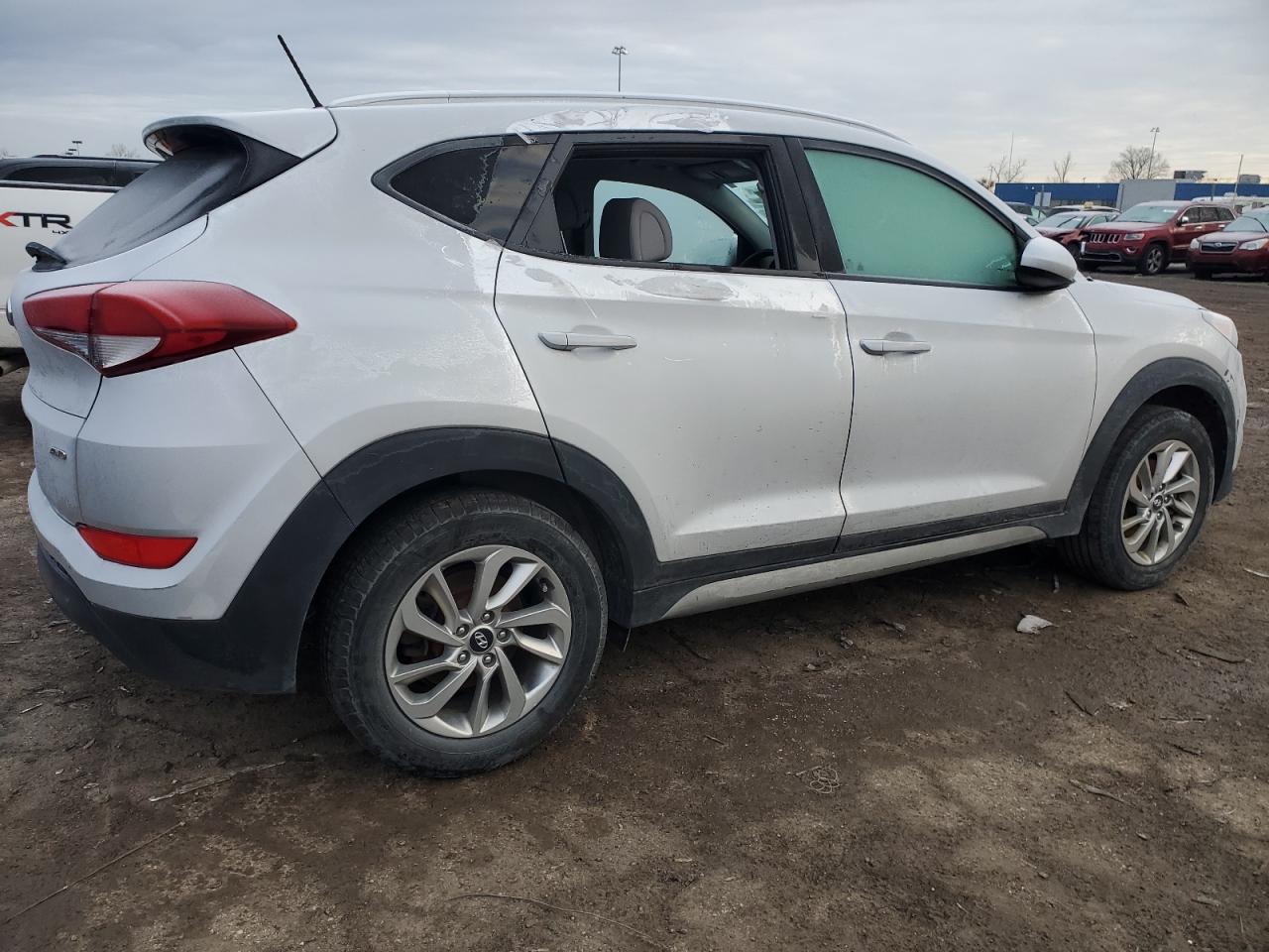 Image 3 of 2017 HYUNDAI TUCSON LIMITED 2017 with VIN KM8J3CA44HU268600