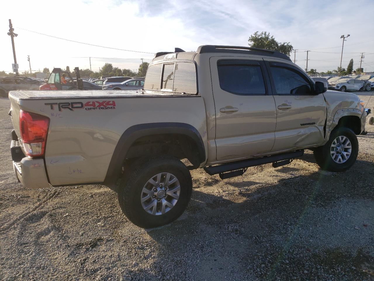 Изображение 3 2016 TOYOTA TACOMA DOUBLE CAB 2016 с VIN 3TMCZ5AN8GM035547
