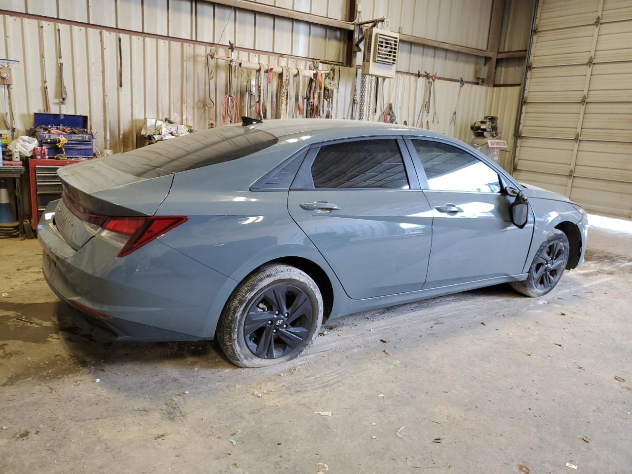 Image 3 of 2022 HYUNDAI ELANTRA SEL 2022 with VIN KMHLM4AG8NU255544